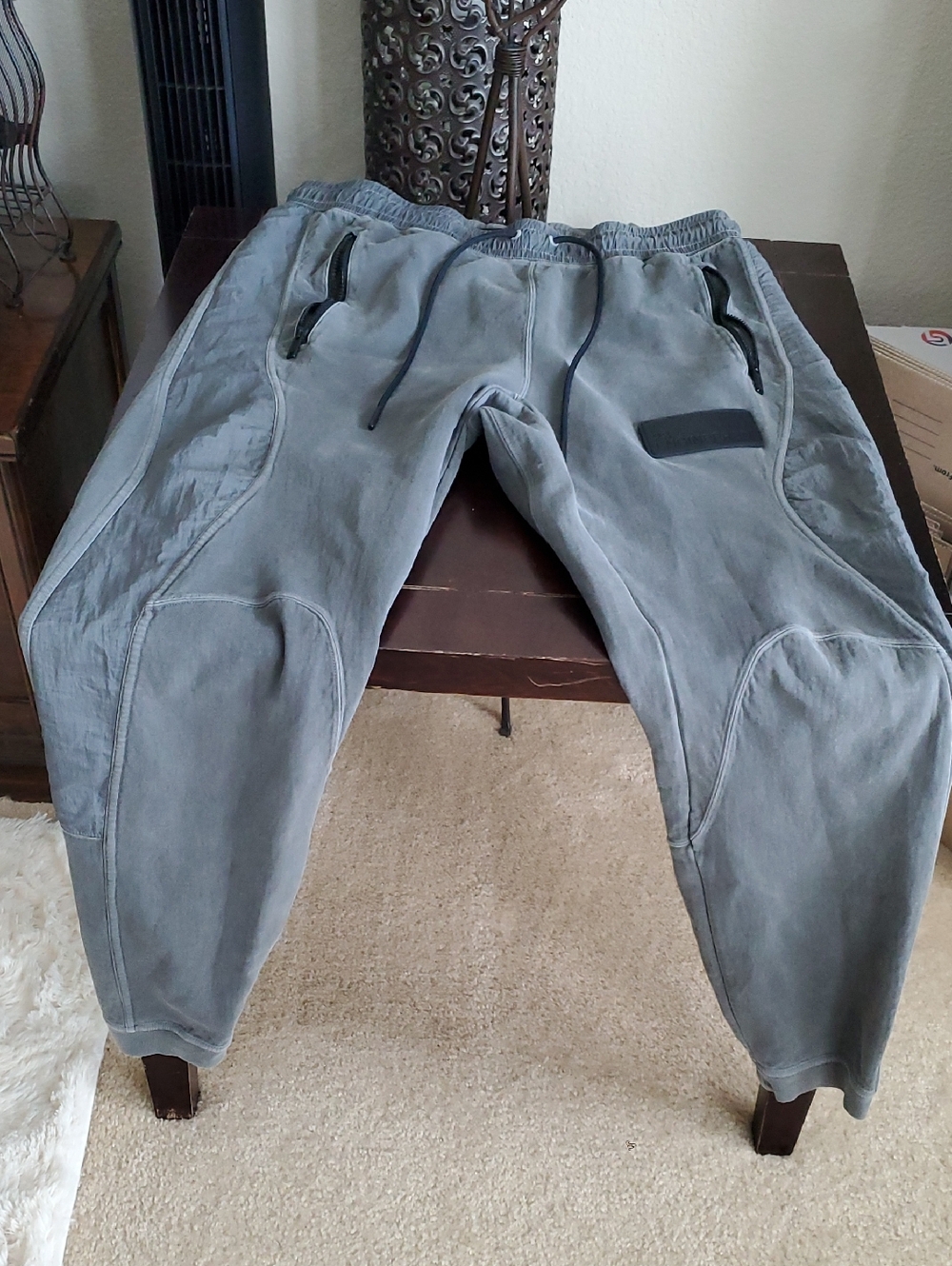 Jordan Men's Slate Gray Drawstring Zip-Pocket Joggers